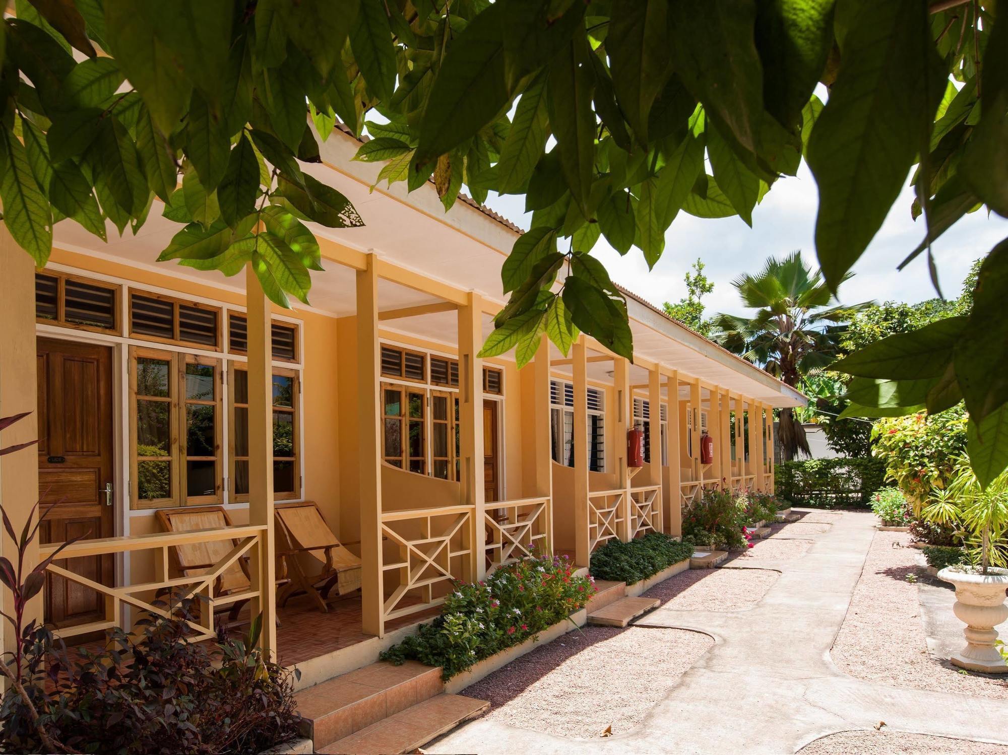 Chez Marston Hotel ลาดิก ภายนอก รูปภาพ